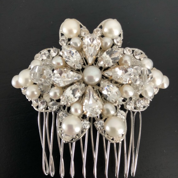 Pearl and Crystal Bridal Hair Comb - Picture 4 of 4